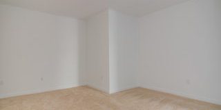 13700 Marina Pointe Drive Gallery 4