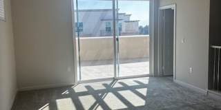 SPACIOUS 3 BEDROOM 3.5 BATH TRI-STORY TOWNHOME Gallery 7