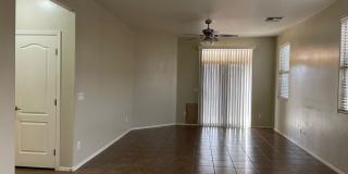 Attractive 3 bed, 2 bath home Gallery 5