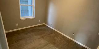 812 Brown St Gallery 5