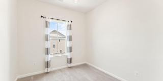41715 MCMONAGLE Square Gallery 34
