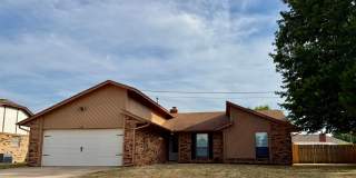Spacious 3 Bedroom, 2 Bath Home in Moore! Gallery 1
