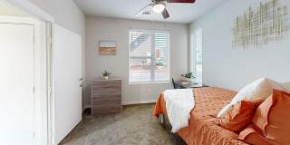 College Town Fayetteville - Student Housing Gallery 36