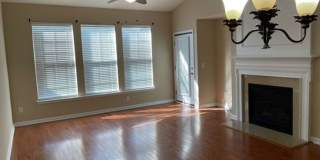 Very nice 4 bedroom/3 bath condo in Tuscany with fireplace, enclosed patio, 1 car garage Gallery 1