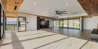 6111 E Victoria Drive Gallery 10