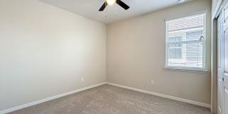 !!!NOW AVAILABLE!!! Beautiful 4-Bedroom PET FRIENDLY Home for Rent in RANDAL PARK! Gallery 64