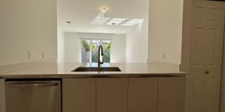 815 Northeast 17th Avenue Gallery 21