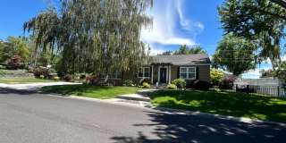 NEW LISTING In Desirable N. Richland Neighborhood; Walking Distance to Columbia River/Walking Path Gallery 4