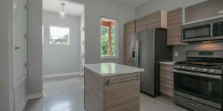 817 Potomac Gallery 13