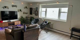 Charming 2 Bedroom-No Broker Fee Gallery 8
