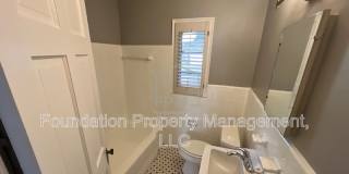 252 East Edwin Circle Gallery 17