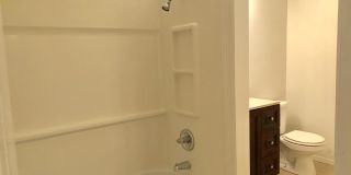 3br/2ba cottage by LSU with all new appl, 2nd house from River Road Gallery 9
