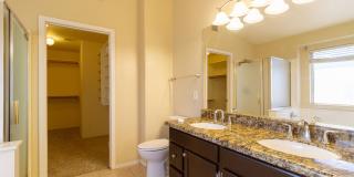 AMAZING 4 BED, 2.5 BATH HOME LOCATED NEAR 67TH AVE & UNION HILLS Gallery 12