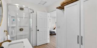 18221 Kinzie Street Gallery 13