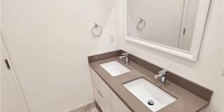 2581 North Windsor Avenue Gallery 1