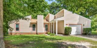 Home in Cul-De-Sac Gallery 1