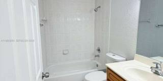 31 NE 13th Ave Gallery 7