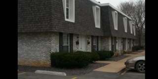 403 North Carleton Street Gallery 1