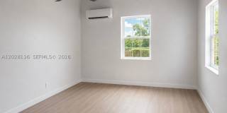 810 NE 3rd Ave Gallery 4