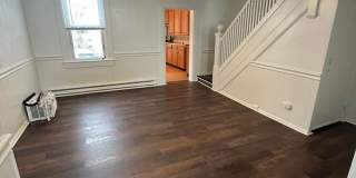 Spacious 3Bed/1 Bath Townhouse Gallery 1