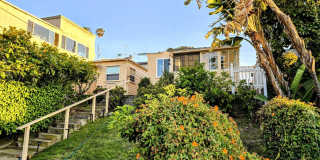 Welcome to your beautiful beach cottage, perfectly situated in Ocean Beach! Gallery 13