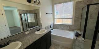 beautiful three bedroom home with sparkling pool in Visalia Gallery 12