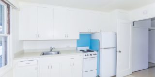 Waiola - upstairs 1 bedroom with 1 parking - window air conditioner in bedroom.. Gallery 6