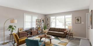 Charming 4 Bedroom Home in Elizabethtown Gallery 1