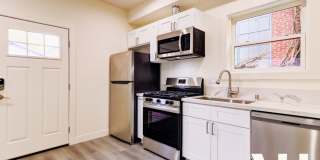 1030 West Apartments: Two, Four, & Five Bedrooms Near USC Campus! Gallery 9