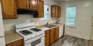 4-Bedroom Near U-M with Bonus Room, Big Backyard & Front Porch Gallery 9