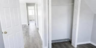 1066 Mary St Gallery 4