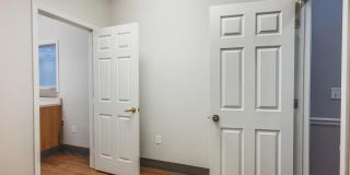 551 Westport Road Gallery 28