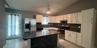 AVAILABLE NOW 3 BEDROOM 2 FULL BATHS PLENTY OF STORAGE. Gallery 9