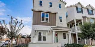 Split level 4 bedroom 3 bath home in highly sought-after Newark Neighborhood Gallery 1