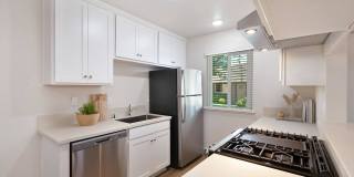 Brentwood Apartments Gallery 1