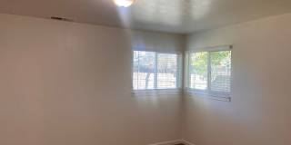 Charming 3 Bedroom House With Inground POOL Gallery 11