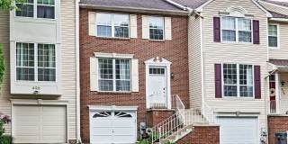 North Pointe 3 bedroom, 2.5 bath interior townhome Gallery 1