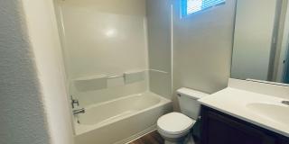4 bed 2 bath home in Huning Ranch. Gallery 25