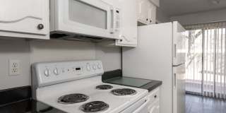Colonial Apartments Gallery 37
