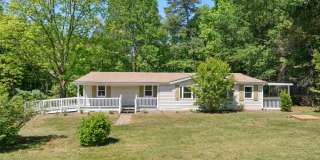 Beautifully Renovated 4 Bedroom 2 Bath in South Raleigh Gallery 1