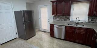 3 Bedroom / 2 Bath Updated Home / Large Fenced Yard / Brand-New Multi-Level Deck Gallery 7