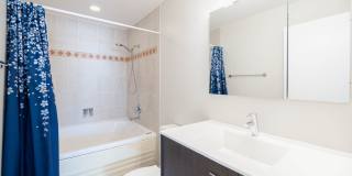 680 N GREEN Street Gallery 16