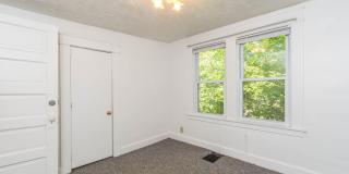 804 E 11th Gallery 26