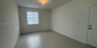 705 SE 13th St Cir Gallery 21