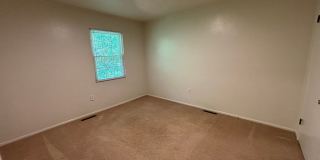 2 Bedroom, 1.5 Bath Townhouse Gallery 12