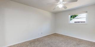 Waterfront Luxury Living – 4 Bed / 3 Bath – Over 2,600 Sq Ft Gallery 30