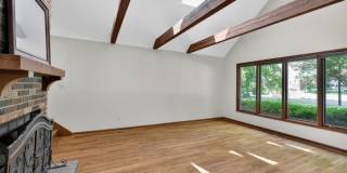 4631 Graceland Avenue Gallery 8