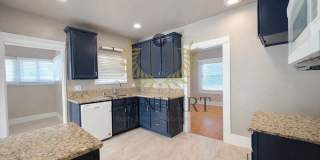 1105 North College Avenue Gallery 11