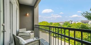 390 17th Street NW Gallery 21