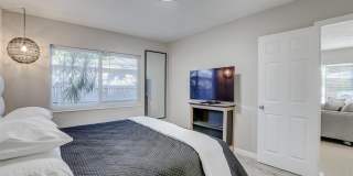 1005 NE 17th Court Gallery 12